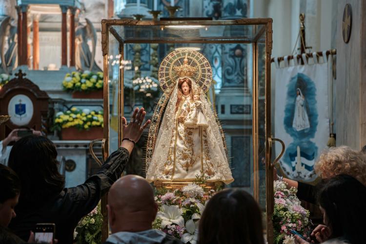 Mons. Martín: María como modelo de oración y vocación Mons. Martín: María como modelo de oración y vocación