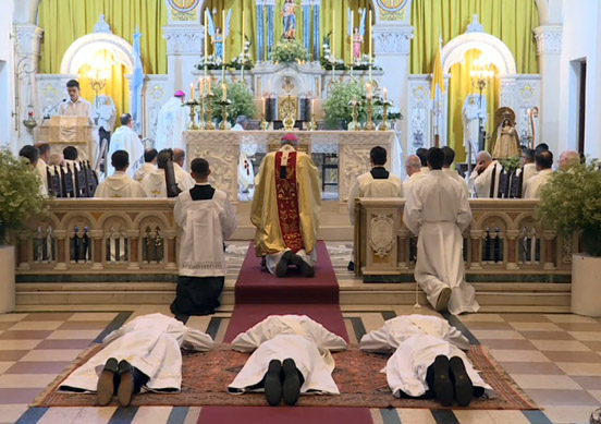 Rosario: Mons. Martín ordenó dos presbíteros y un diácono Rosario: Mons. Martín ordenó dos presbíteros y un diácono