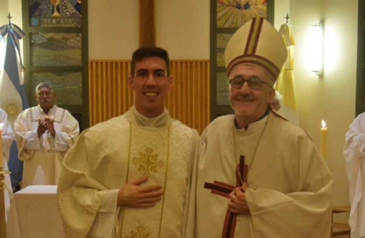 Mons. Martínez, al ordenar a un nuevo sacerdote: "Sabiduría para ver la realidad y sanar" Mons. Martínez, al ordenar a un nuevo sacerdote: "Sabiduría para ver la realidad y sanar"