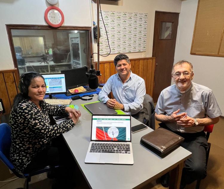 Mons. Martínez: 'Radio Tupambaé es la radio de la gente, con corazón misionero'