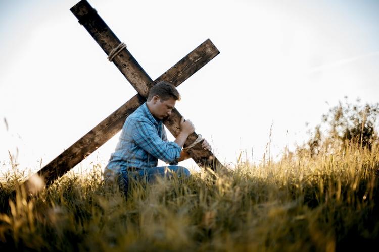 Mons. Mestre: 'Vivir nuestras pequeñas o grandes cruces con el Señor' Mons. Mestre: 'Vivir nuestras pequeñas o grandes cruces con el Señor'