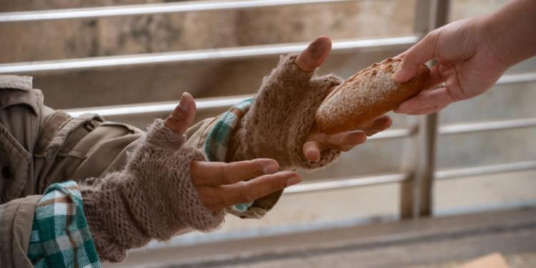 Mons. Ojea: 'La humildad consiste en poner como centro a los demás'