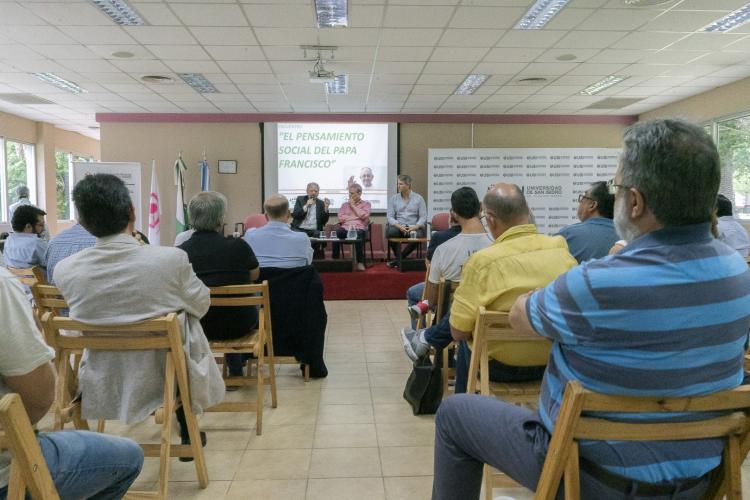 Mons. Ojea: "Los héroes del futuro serán los que sostengan su palabra más allá de las conveniencias" Mons. Ojea: "Los héroes del futuro serán los que sostengan su palabra más allá de las conveniencias"