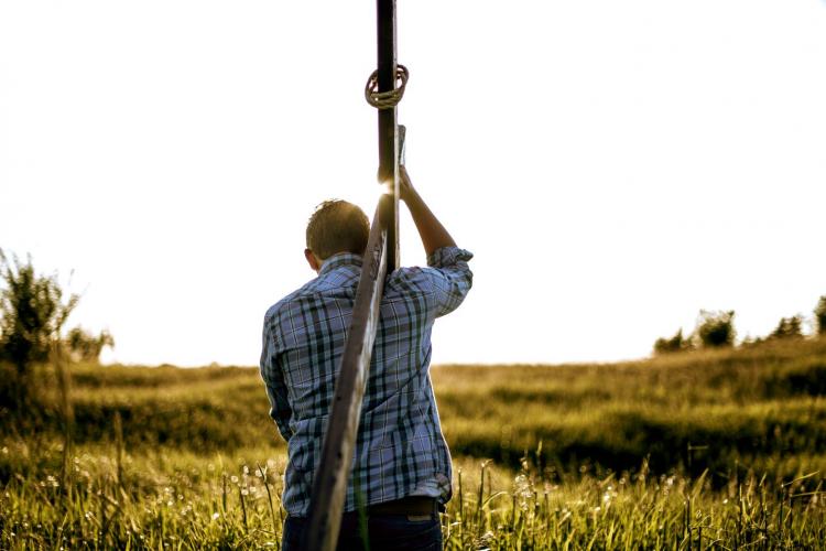 Mons. Ojea: 'Ver siempre el amor detrás de la cruz'