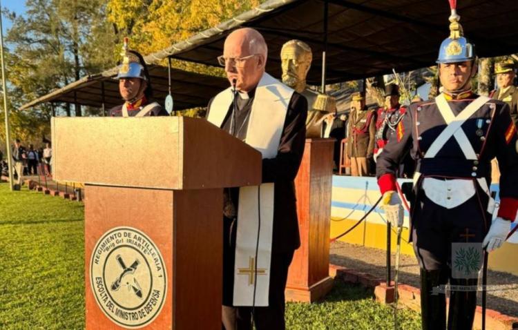 Mons. Olivera encabezó en Bariloche la peregrinación de la región Patagonia Norte Mons. Olivera encabezó en Bariloche la peregrinación de la región Patagonia Norte