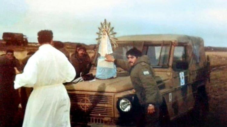 Mons. Olivera invitó a saldar con gratitud y oración la deuda con los héroes de Malvinas Mons. Olivera invitó a saldar con gratitud y oración la deuda con los héroes de Malvinas