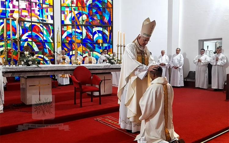 Mons. Olivera ordenó un nuevo sacerdote para la diócesis castrense Mons. Olivera ordenó un nuevo sacerdote para la diócesis castrense