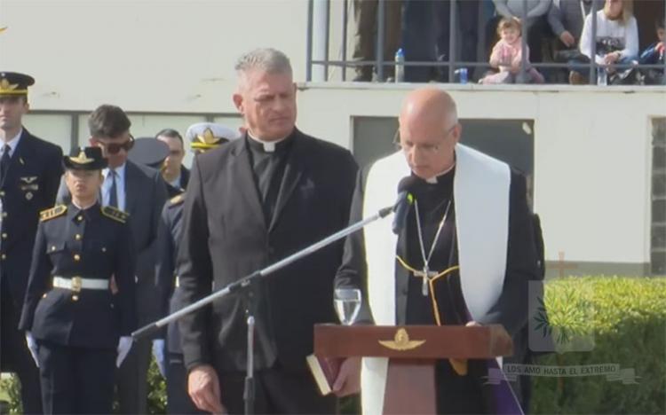 Mons. Olivera pide a la Virgen que proteja al personal de la Fuerza Aérea Mons. Olivera pide a la Virgen que proteja al personal de la Fuerza Aérea