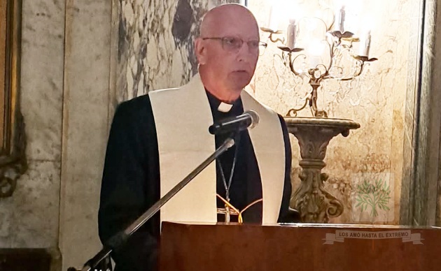 Mons. Olivera presentó un libro sobre el capitán Humberto Viola