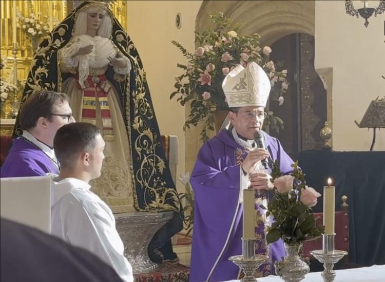 Mons. Rolando Álvarez celebró su primera misa pública desde su destierro Mons. Rolando Álvarez celebró su primera misa pública desde su destierro