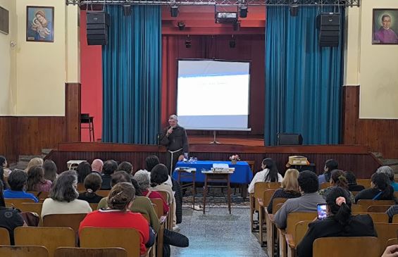 Mons. Scozzina inicia un itinerario formativo sobre el documento final del sínodo Mons. Scozzina inicia un itinerario formativo sobre el documento final del sínodo