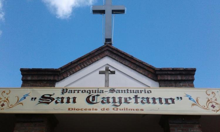 Mons. Tissera concede el título de santuario diocesano a las parroquias San Cayetano Mons. Tissera concede el título de santuario diocesano a las parroquias San Cayetano