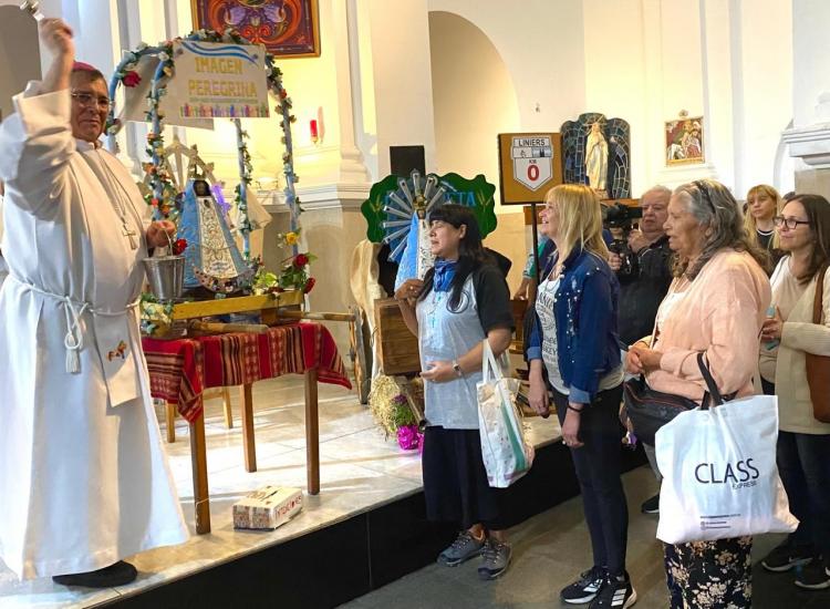 Mons. Tissera: '¡La Virgen de Luján viene a caminar con nosotros!'