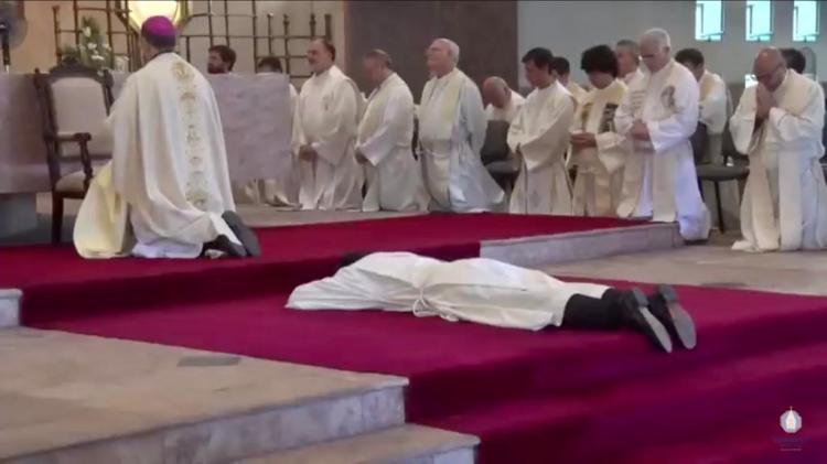 Mons. Tissera ordenó un nuevo sacerdote para el movimiento de Schoenstatt Mons. Tissera ordenó un nuevo sacerdote para el movimiento de Schoenstatt