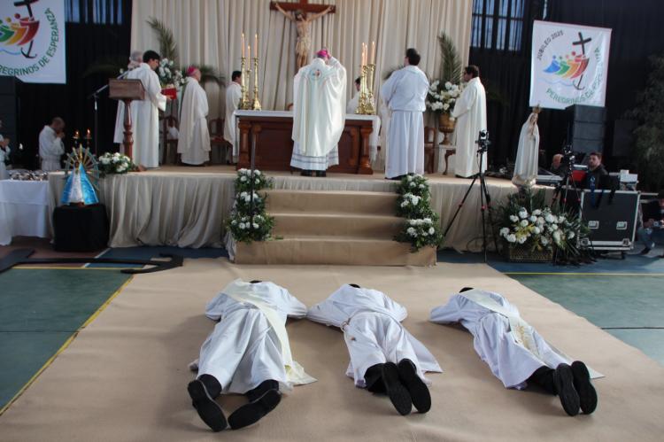 Mons. Torrado a los nuevos sacerdotes: 'Sean presbíteros para tiempos difíciles'