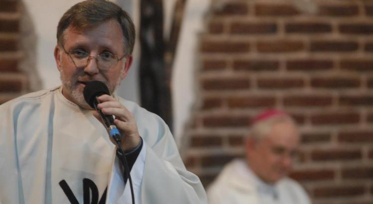 Mons. Torres criticó la legalización de los juegos de azar online Mons. Torres criticó la legalización de los juegos de azar online