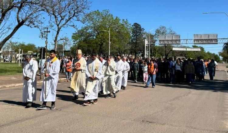 Mons. Zurbriggen presidió las patronales en honor a Santa Teresita