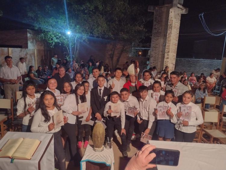 Mons. Barbaro visitó El Impenetrable, 'al estilo de los primeros cristianos' Mons. Barbaro visitó El Impenetrable, 'al estilo de los primeros cristianos'