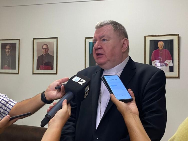 El nuncio inició su visita pastoral a la "capital de las vacaciones argentinas" El nuncio inició su visita pastoral a la "capital de las vacaciones argentinas"