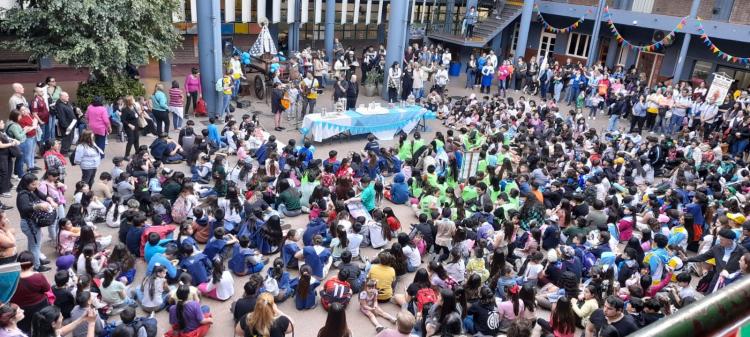 Morón: más de un centenar de niños participaron del segundo encuentro con el obispo Morón: más de un centenar de niños participaron del segundo encuentro con el obispo