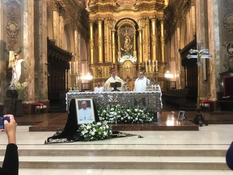 Mons. García Cuerva: 'Se nos murió el padre de todos' Mons. García Cuerva: 'Se nos murió el padre de todos'
