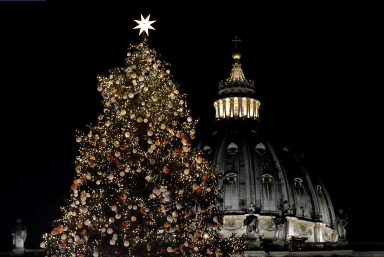 Navidad: un pesebre de Grado y un abeto de Ledro ornamentarán la Plaza de San Pedro Navidad: un pesebre de Grado y un abeto de Ledro ornamentarán la Plaza de San Pedro