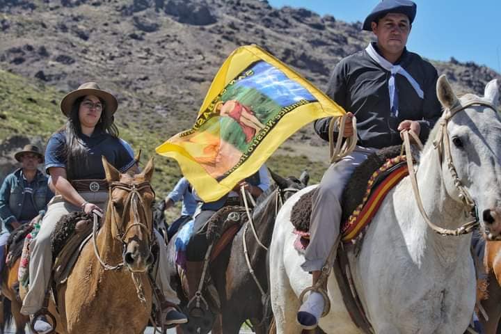 Neuquén vivió una gran fiesta de fe en Las Ovejas Neuquén vivió una gran fiesta de fe en Las Ovejas