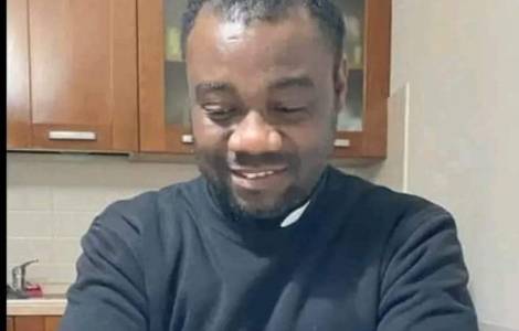 Nigeria: fue liberado el sacerdote que se ofreció en lugar de sus seminaristas Nigeria: fue liberado el sacerdote que se ofreció en lugar de sus seminaristas
