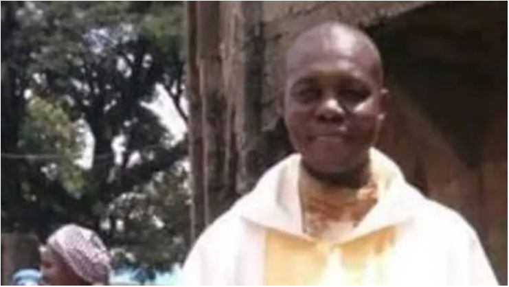 Nigeria: Liberan al P. Ozigi, pero otros dos sacerdotes permanecen secuestrados Nigeria: Liberan al P. Ozigi, pero otros dos sacerdotes permanecen secuestrados