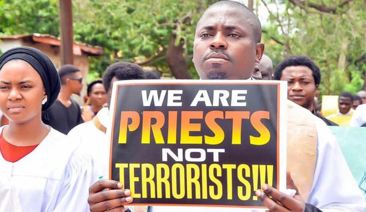 En Nigeria, liberaron al padre Kunat y secuestraron a otro sacerdote En Nigeria, liberaron al padre Kunat y secuestraron a otro sacerdote