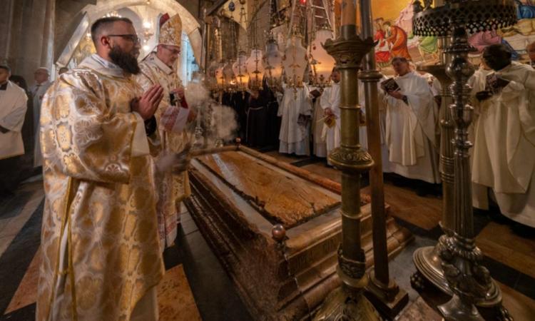 En Jerusalén se proclamó el anuncio pascual: '¡No está aquí, ha resucitado!' En Jerusalén se proclamó el anuncio pascual: '¡No está aquí, ha resucitado!'