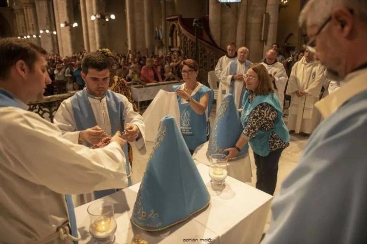 Luján ultima detalles para la misa por el cambio del manto de la Virgen Luján ultima detalles para la misa por el cambio del manto de la Virgen
