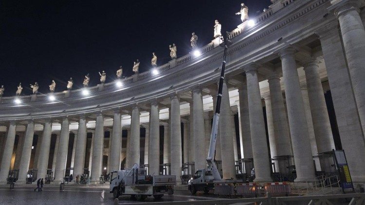 Nuevo sistema de iluminación para la Plaza de San Pedro con motivo del Jubileo Nuevo sistema de iluminación para la Plaza de San Pedro con motivo del Jubileo