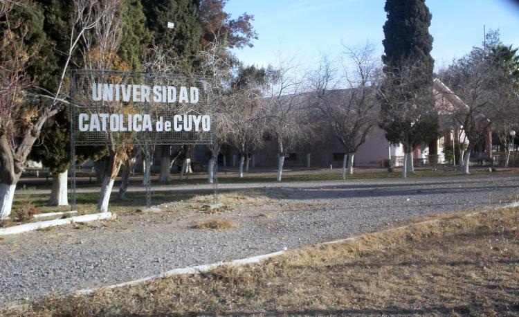 Nuevos decanos para la Universidad Católica de Cuyo Nuevos decanos para la Universidad Católica de Cuyo