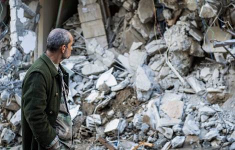 Según el obispo electo de Homs, "el misterio de nuestra fe pasa por estas ruinas" Según el obispo electo de Homs, "el misterio de nuestra fe pasa por estas ruinas"