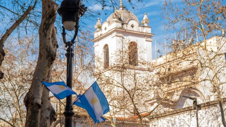 Obispos llaman a cuidar, fortalecer y desarrollar una Patria para el bien común Obispos llaman a cuidar, fortalecer y desarrollar una Patria para el bien común