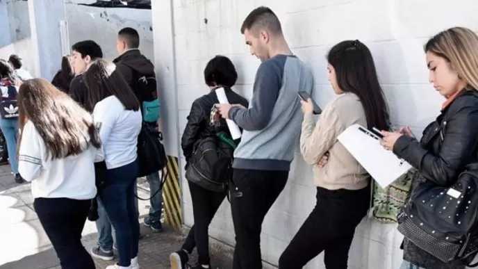 ODSA UCA: Uno de cada cuatro jóvenes de 18 a 24 años no estudian ni trabajan ODSA UCA: Uno de cada cuatro jóvenes de 18 a 24 años no estudian ni trabajan