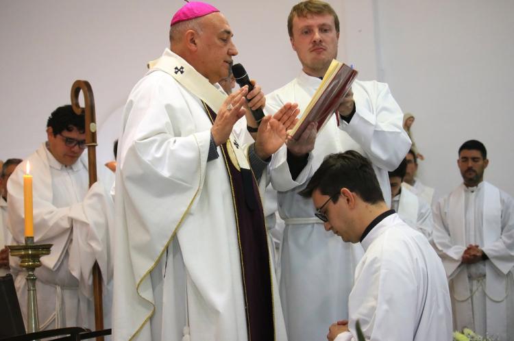 Mons. Fenoy presidió una ordenación diaconal en la arquidiócesis Mons. Fenoy presidió una ordenación diaconal en la arquidiócesis