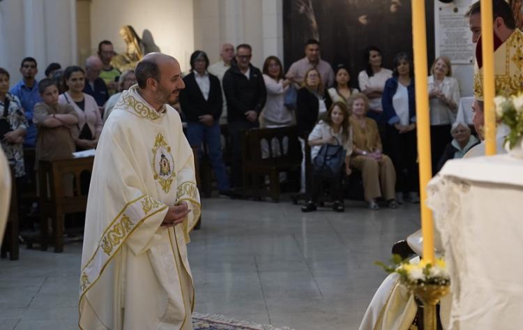 Ordenación sacerdotal de un joven agustino recoleto Ordenación sacerdotal de un joven agustino recoleto