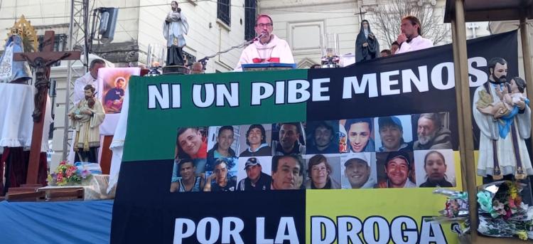 Padre Di Paola: "Queremos un país sin droga, lleno de esperanza para los jóvenes" Padre Di Paola: "Queremos un país sin droga, lleno de esperanza para los jóvenes"