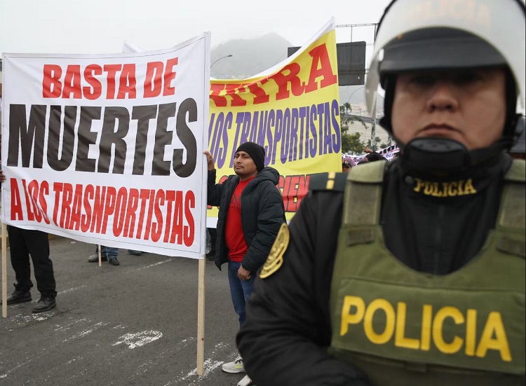 Perú: 'No podemos acostumbrarnos a convivir con el miedo y la violencia'