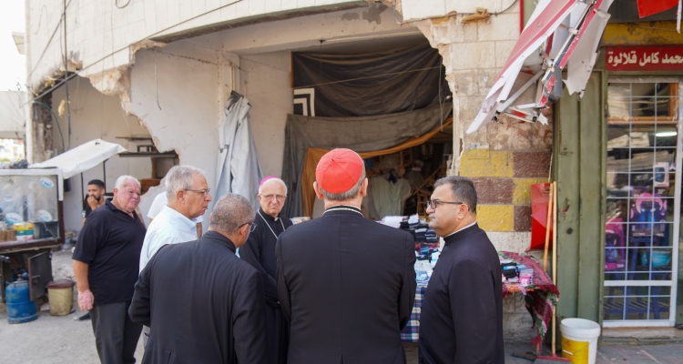 El cardenal Pizzaballa visitó una parroquia dañada durante una operación israelí El cardenal Pizzaballa visitó una parroquia dañada durante una operación israelí
