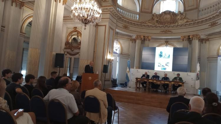 Política y religión: ¿relaciones peligrosas o aliados naturales? Política y religión: ¿relaciones peligrosas o aliados naturales?