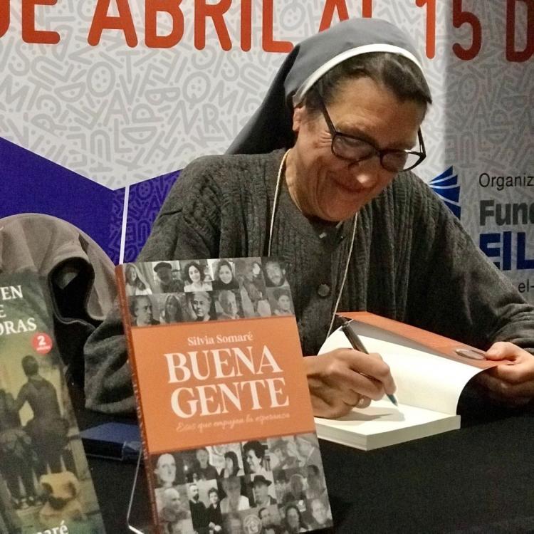 Presentaron el libro 'Buena Gente. Esos que empujan la esperanza' Presentaron el libro 'Buena Gente. Esos que empujan la esperanza'