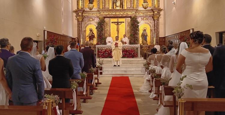 Primera celebración matrimonial múltiple en España: participaron 18 parejas Primera celebración matrimonial múltiple en España: participaron 18 parejas