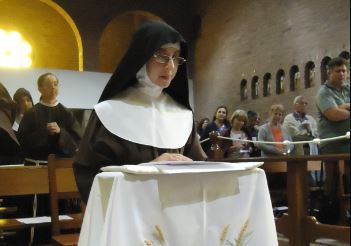 Profesión solemne de la hermana Chiara Laura Macchi en el monasterio Santa Clara Profesión solemne de la hermana Chiara Laura Macchi en el monasterio Santa Clara