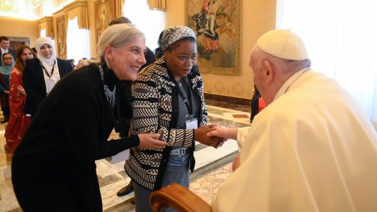 El Papa pide involucrar más a las mujeres en la búsqueda de la paz El Papa pide involucrar más a las mujeres en la búsqueda de la paz