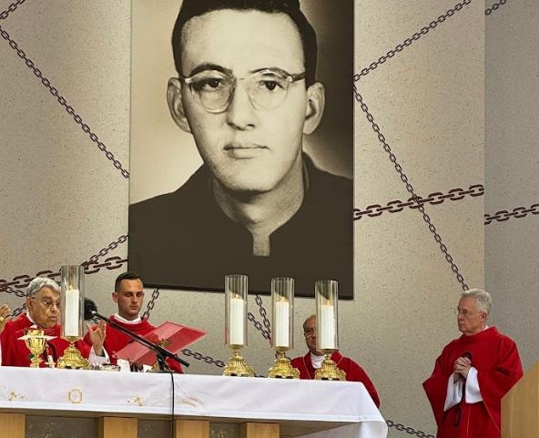Quién es el nuevo beato al que el Papa aplaudió durante el Ángelus Quién es el nuevo beato al que el Papa aplaudió durante el Ángelus