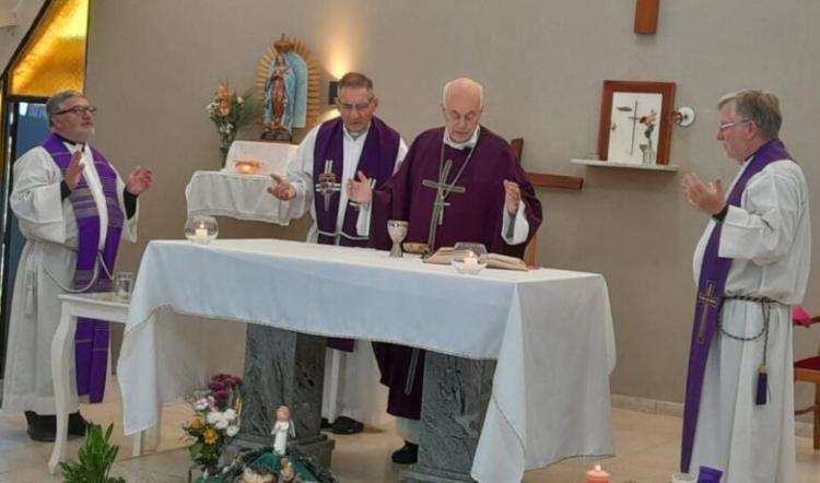 Rafaela: misa por los 70 años de edad y 45 de sacerdote del P. Antonio Grande Rafaela: misa por los 70 años de edad y 45 de sacerdote del P. Antonio Grande