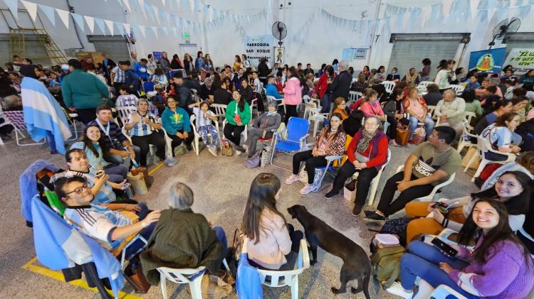 Reconquista: cientos de jóvenes participaron de la Asamblea Diocesana de Pentecostés Reconquista: cientos de jóvenes participaron de la Asamblea Diocesana de Pentecostés